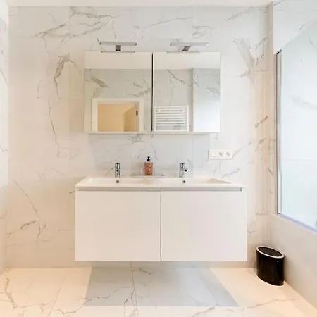 Designer Flat 3br & Mini Golf Appartamento