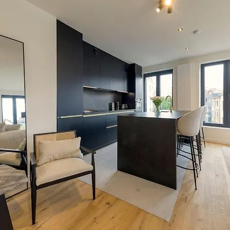 Designer Flat 3br & Mini Golf Anversa