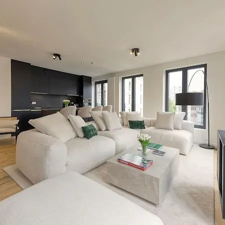Designer Flat 3br & Mini Golf * Anversa